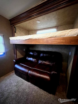 2014 Keystone Montana High Country 338DB RV Photo 3