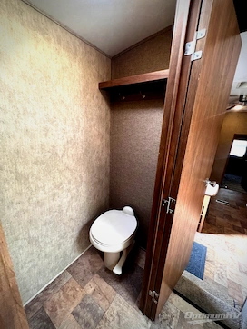 2014 Keystone Montana High Country 338DB RV Photo 4
