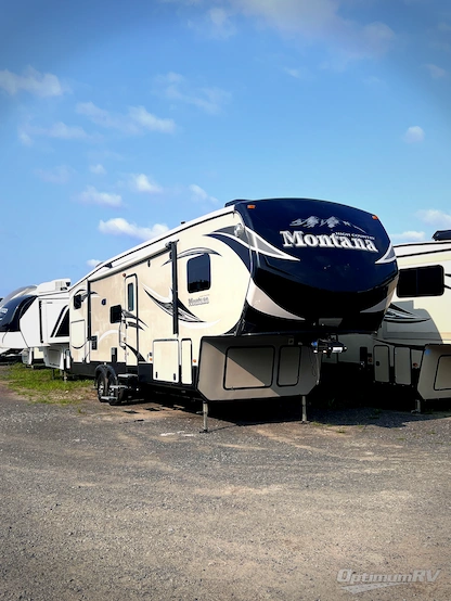 2014 Keystone Montana High Country 338DB RV Photo 1