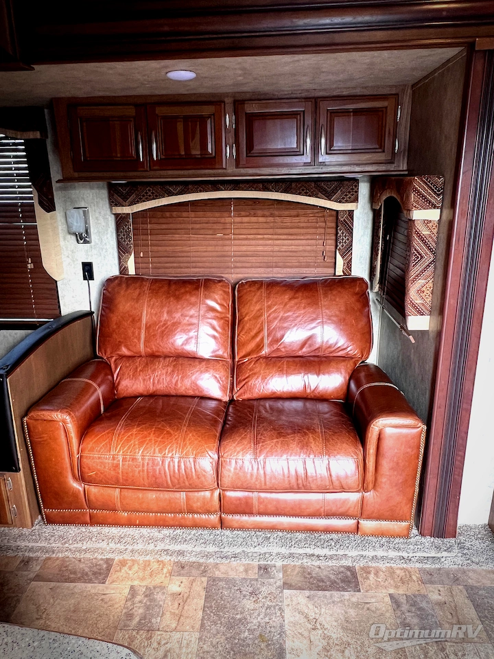 2014 Keystone Montana High Country 338DB Photo 5