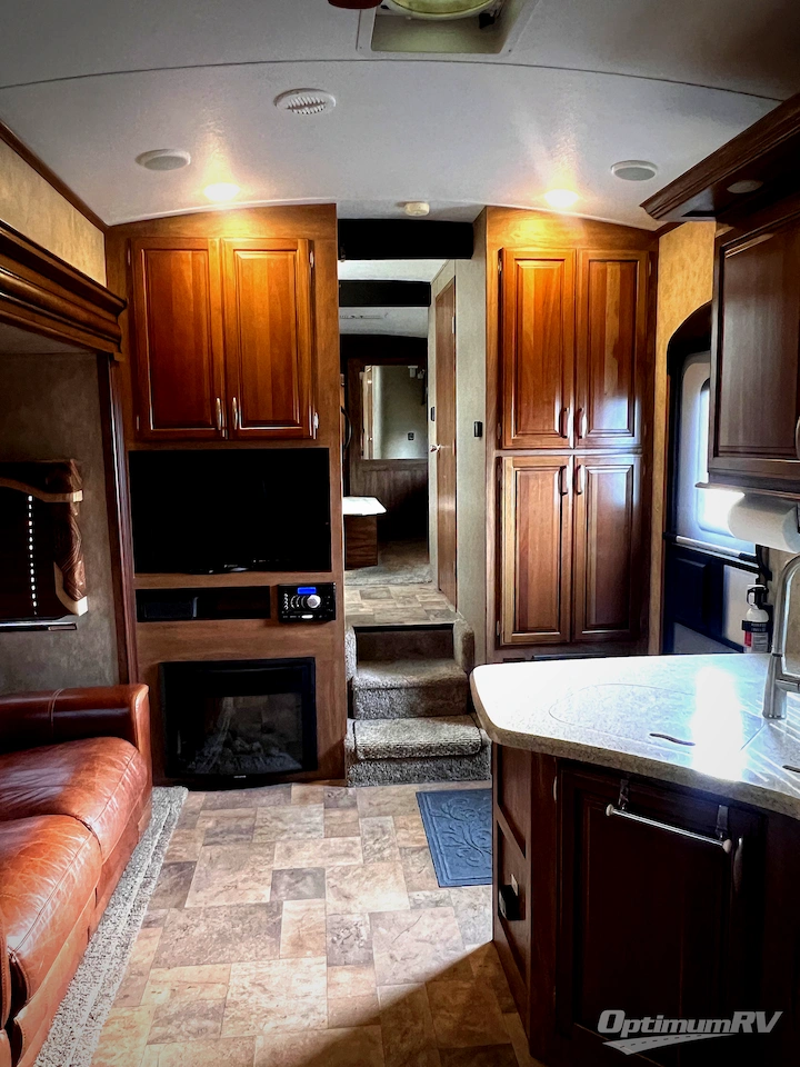 2014 Keystone Montana High Country 338DB Photo 7