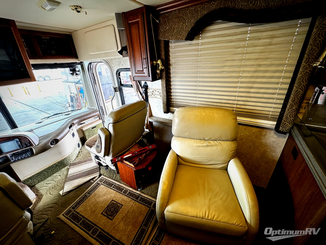 2003 Fleetwood Discovery 38U Photo 6