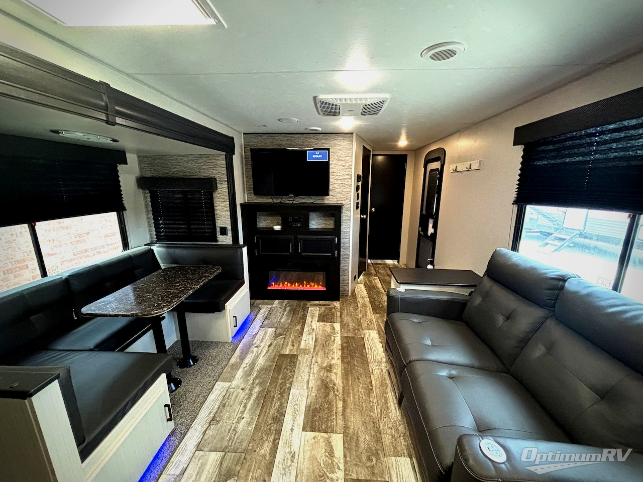 2021 Venture Stratus Ultra-Lite SR261VRK Photo 5