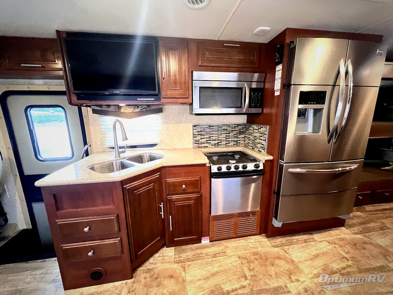 2016 Forest River Georgetown 364TS Photo 5