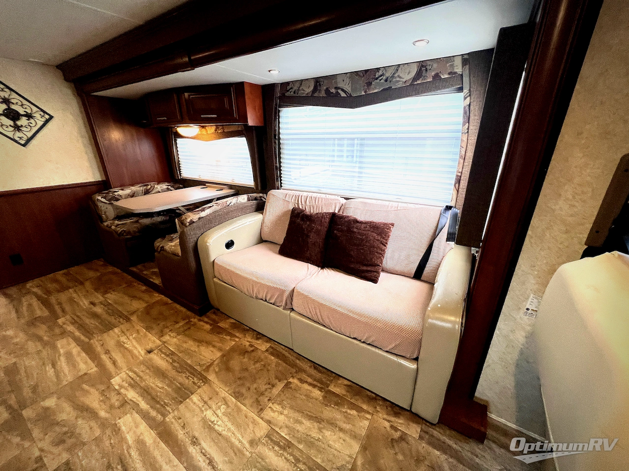2016 Forest River Georgetown 364TS Photo 6
