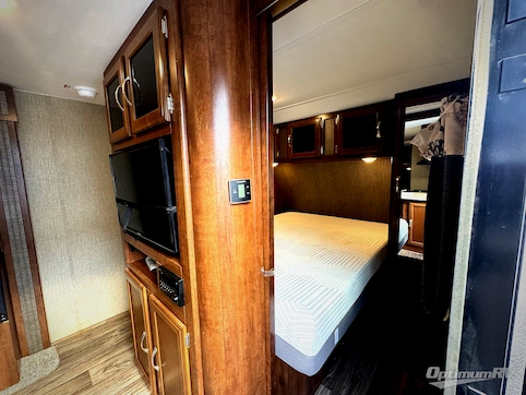 2018 Keystone Passport 2400BH Grand Touring RV Photo 4