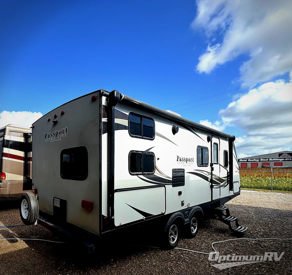 2018 Keystone Passport 2400BH Grand Touring Photo 3