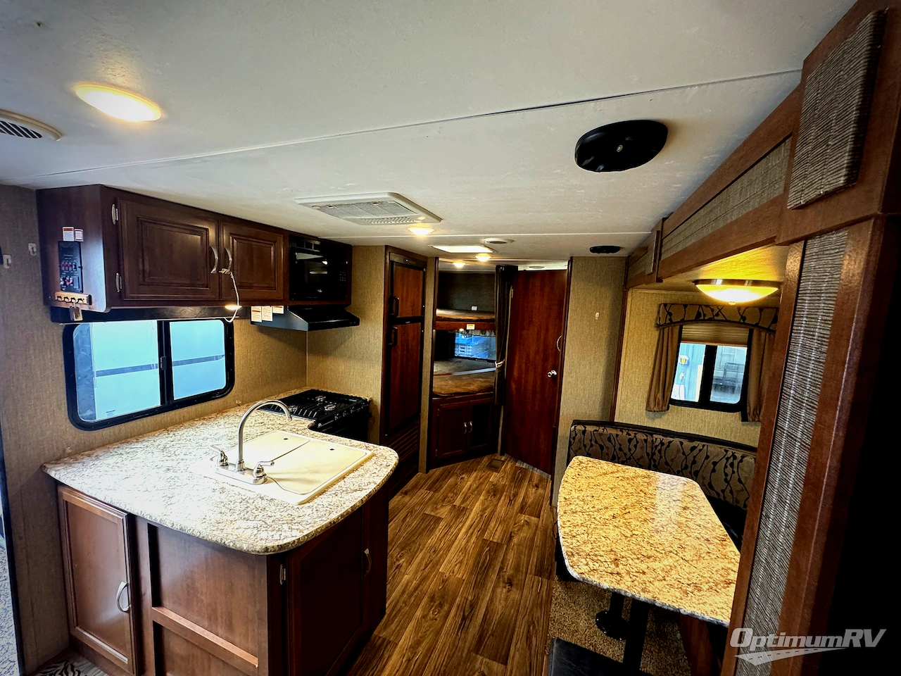 2018 Keystone Passport 2400BH Grand Touring Photo 7
