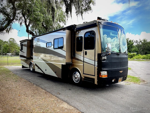 Used 2006 Fleetwood Discovery 39L Featured Photo