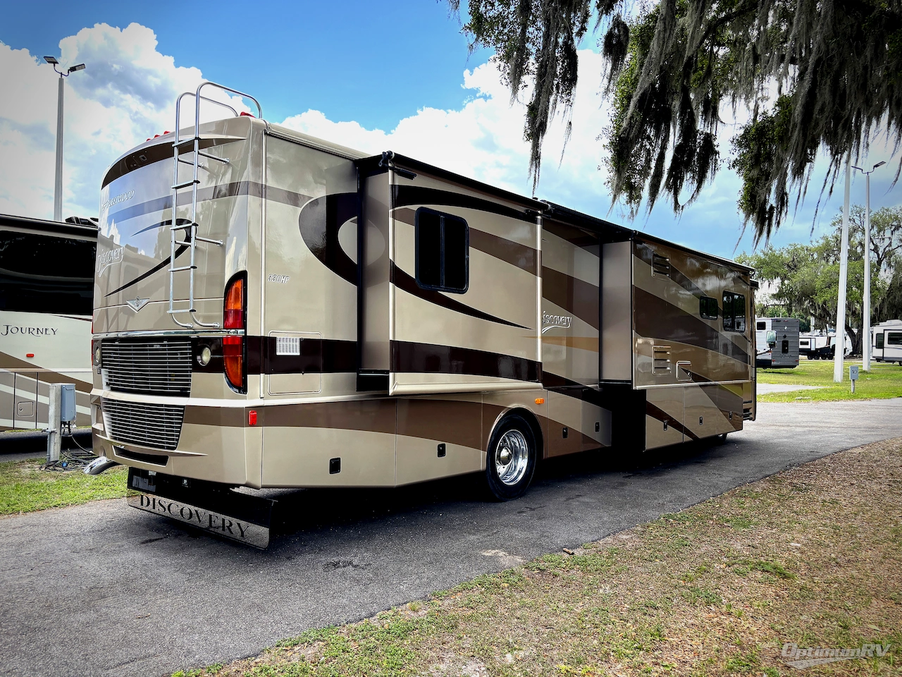 2006 Fleetwood Discovery 39L Photo 2