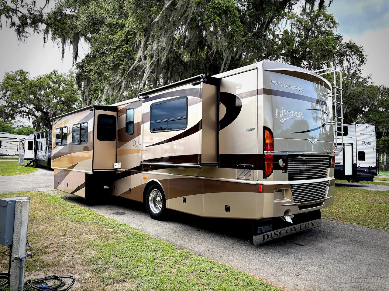 2006 Fleetwood Discovery 39L Photo 3