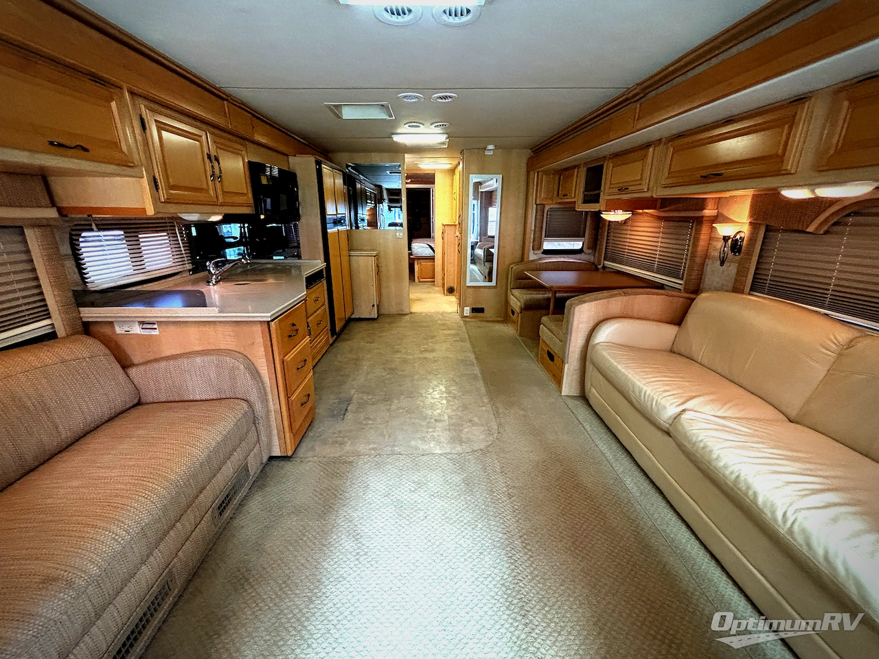 2006 Fleetwood Discovery 39L Photo 4