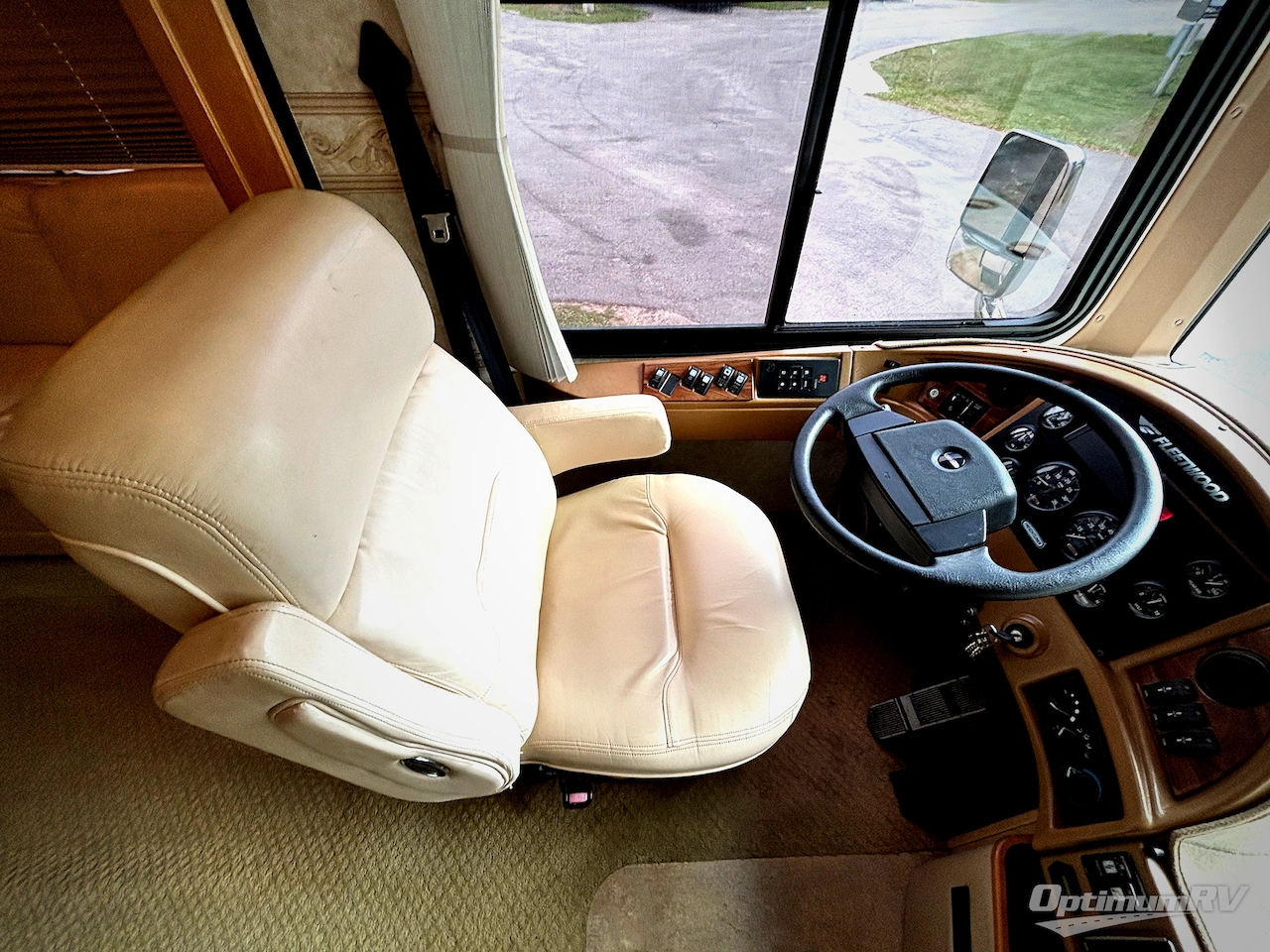 2006 Fleetwood Discovery 39L Photo 7