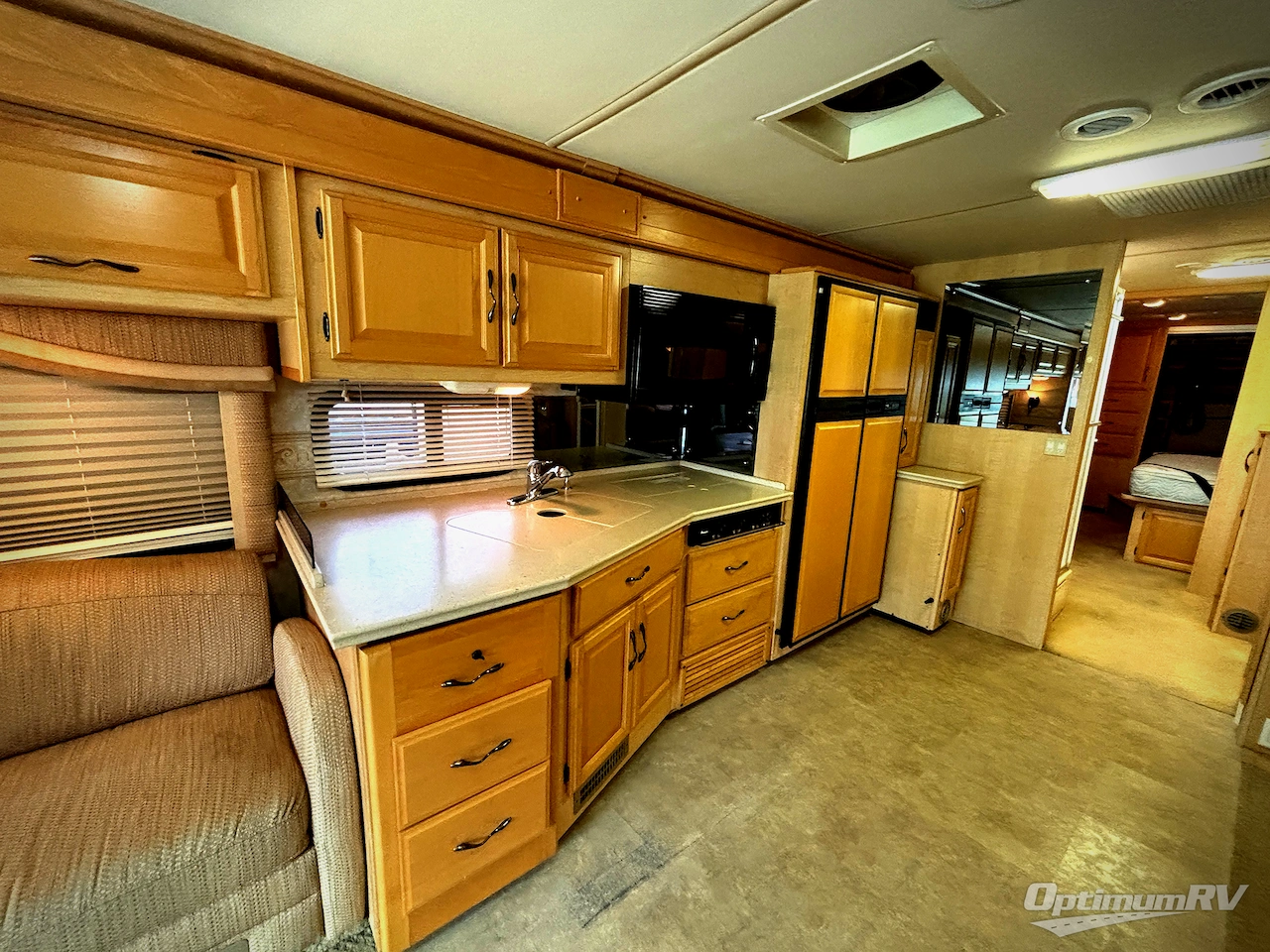 2006 Fleetwood Discovery 39L Photo 12