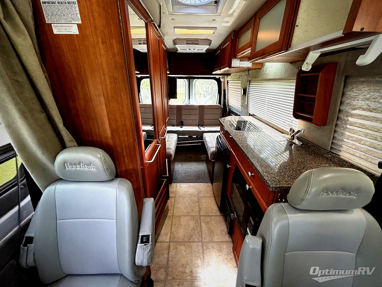 2011 Roadtrek Roadtrek Adventurous Photo 4