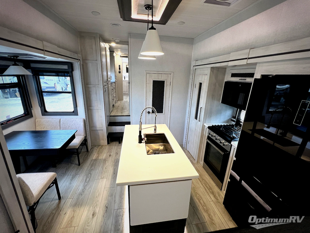 2025 East To West Ahara 380FL Photo 4