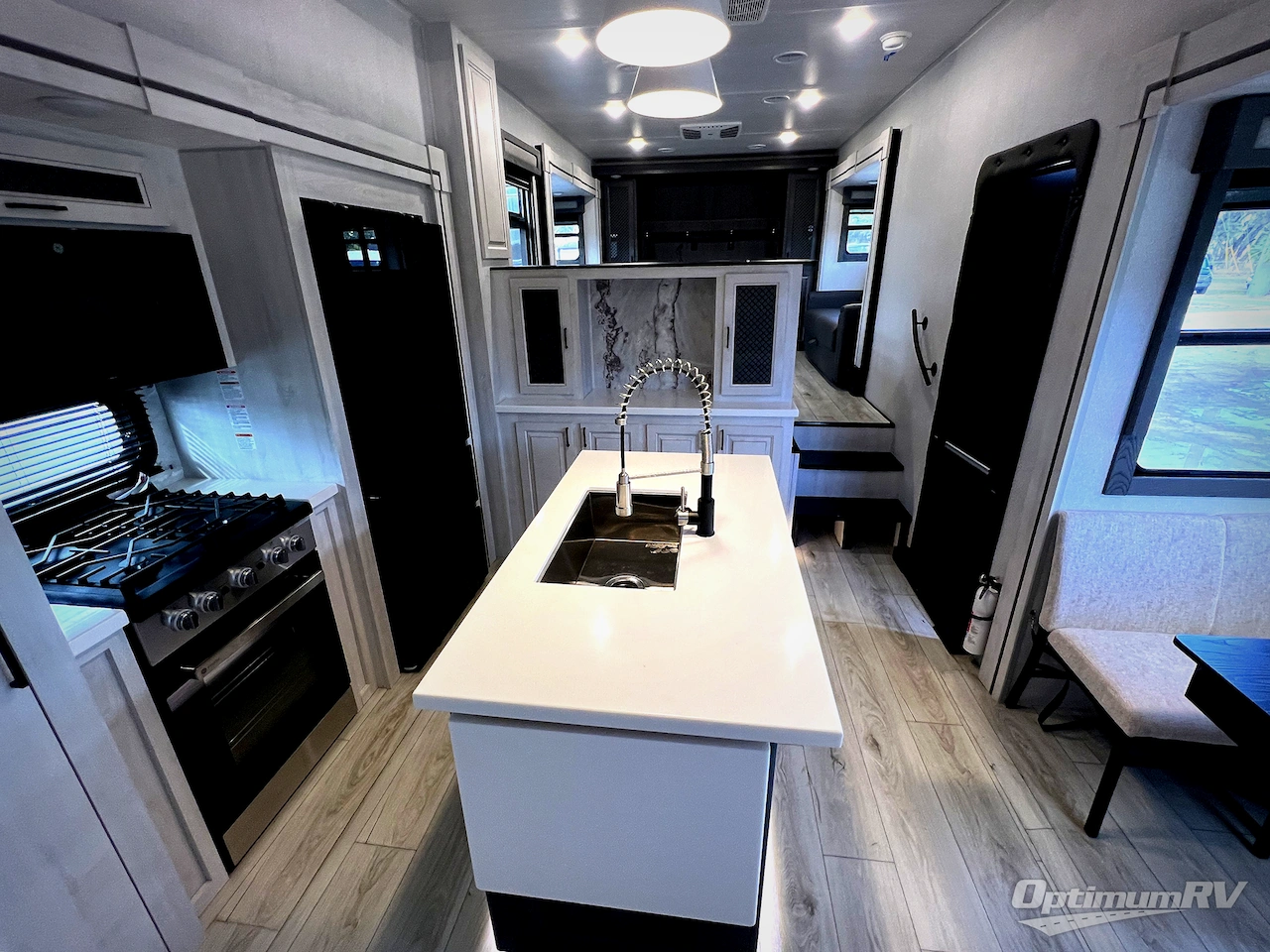 2025 East To West Ahara 380FL Photo 5