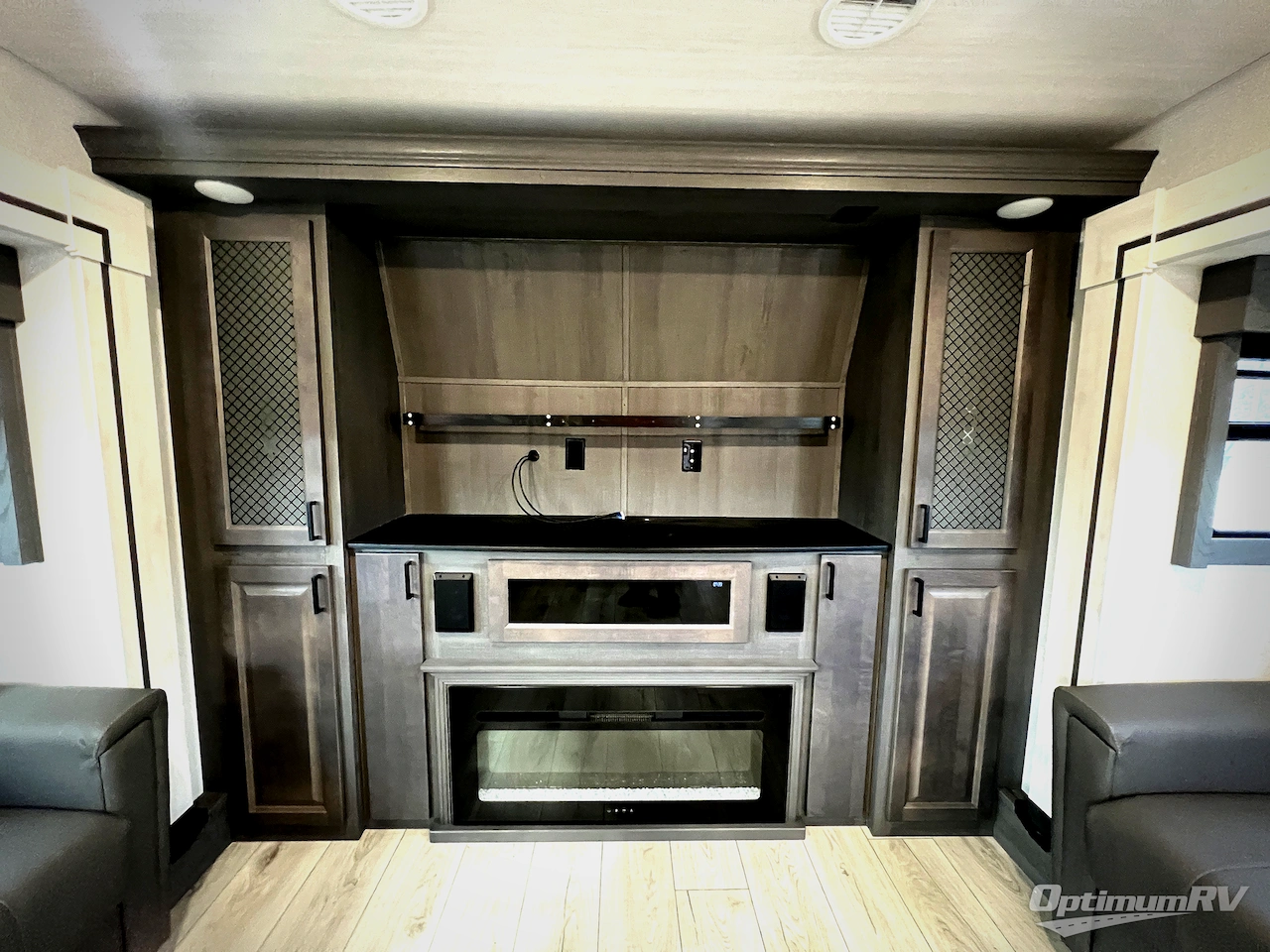 2025 East To West Ahara 380FL Photo 8