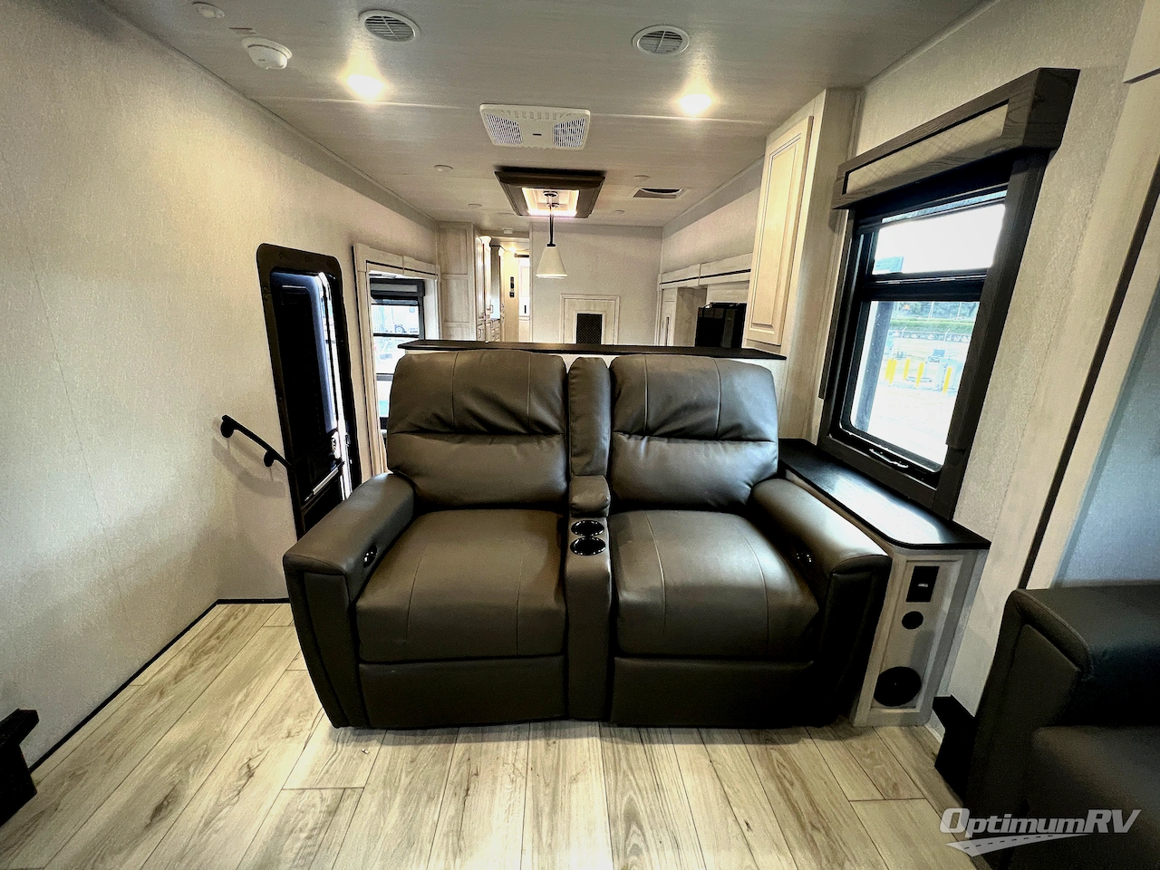 2025 East To West Ahara 380FL Photo 11