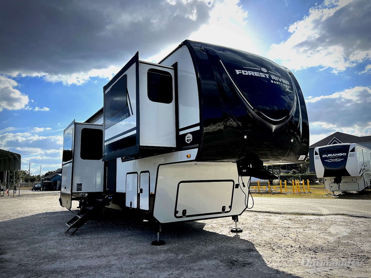 2025 East To West Ahara 380FL Photo 1