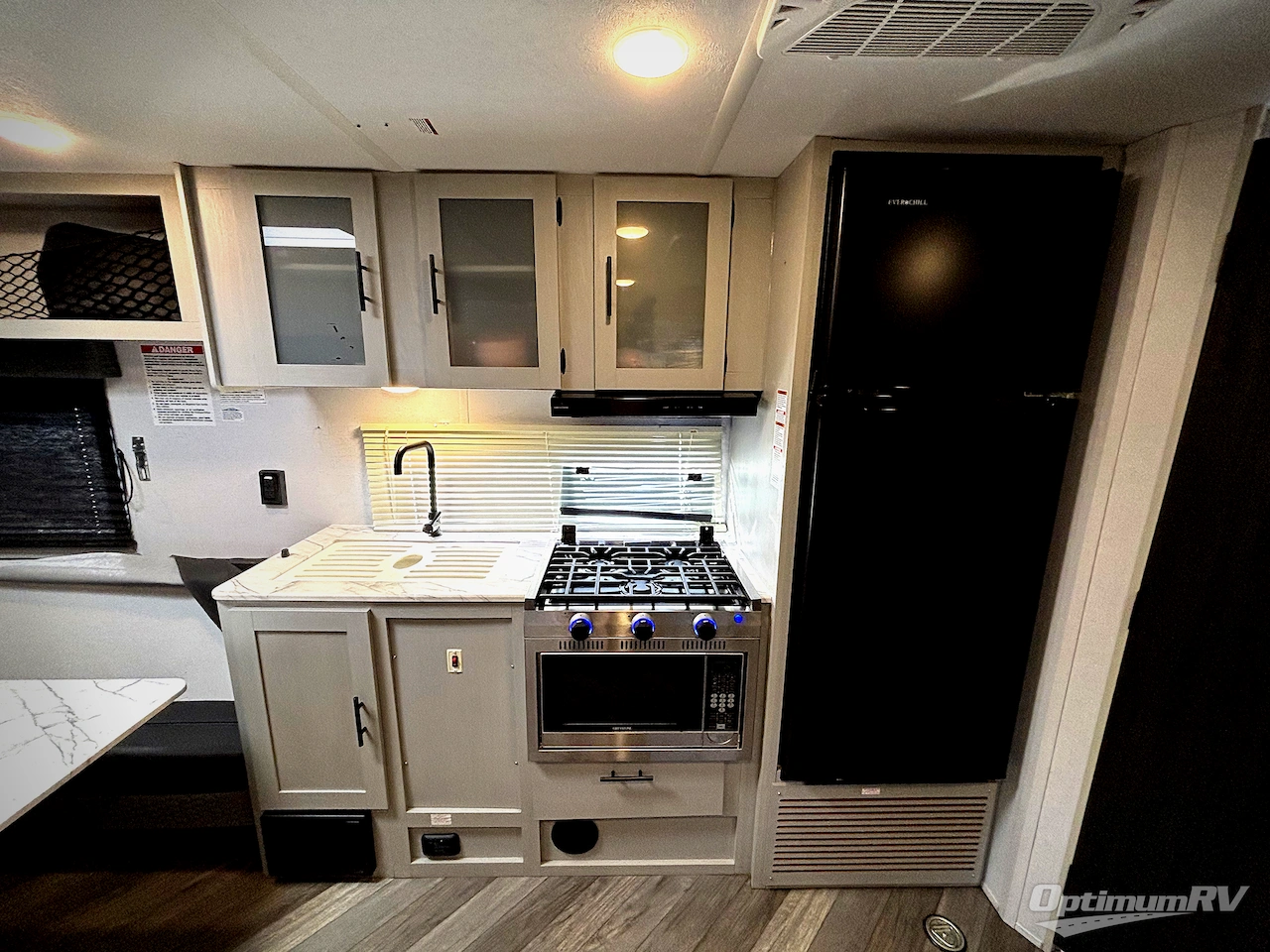 2022 Forest River Salem FSX 260RTX Photo 6