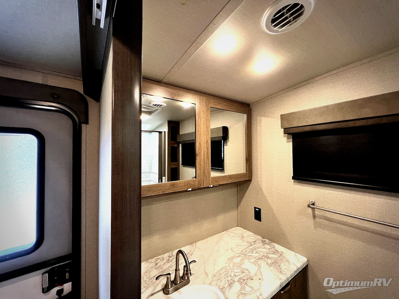 2020 Grand Design Imagine 2150RB Photo 14