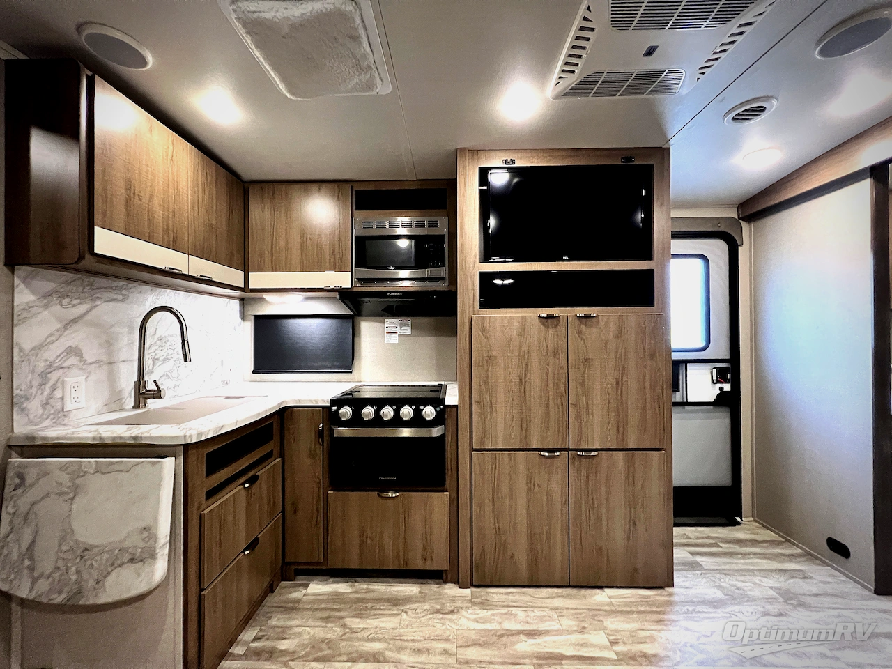 2020 Grand Design Imagine 2150RB Photo 8