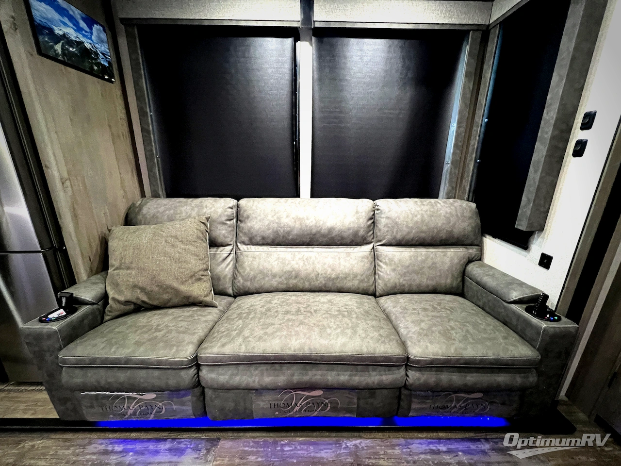 2021 Keystone Raptor 351 Photo 6
