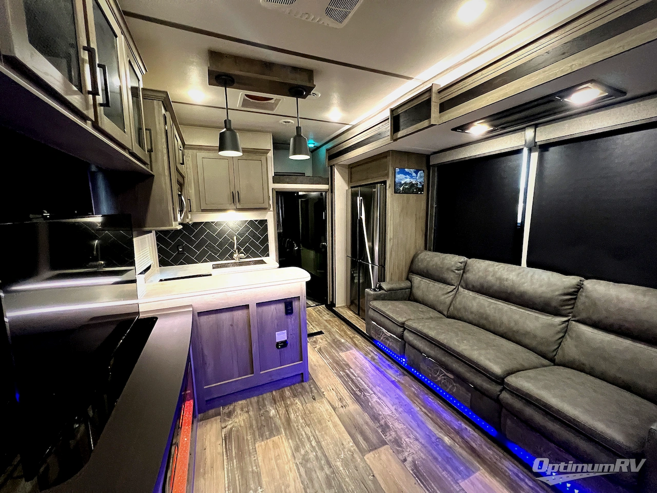 2021 Keystone Raptor 351 Photo 32