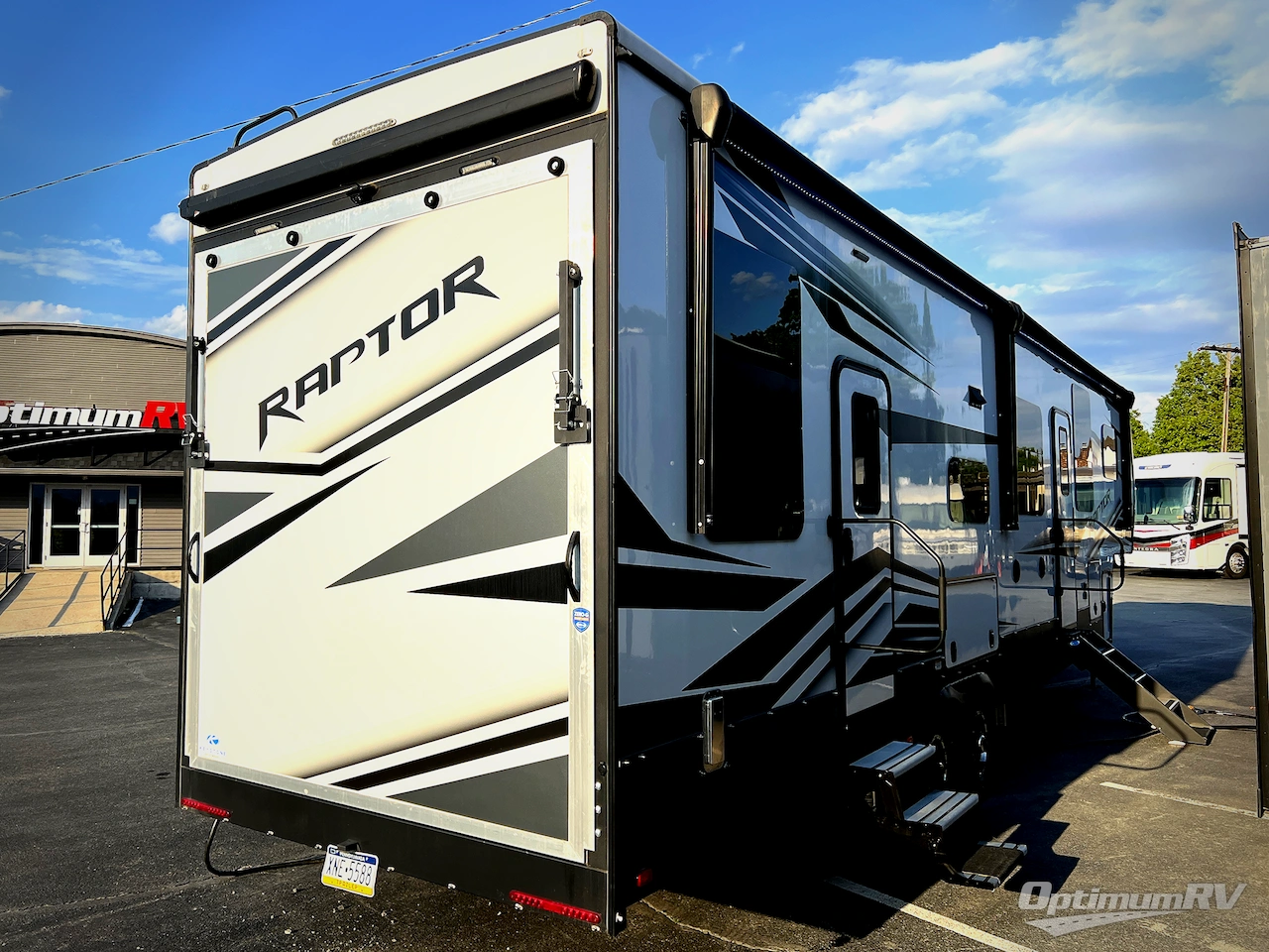 2021 Keystone Raptor 351 Photo 2