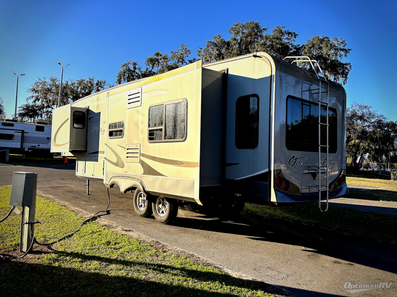 2010 Open Range Open Range RV 337RLS Photo 3