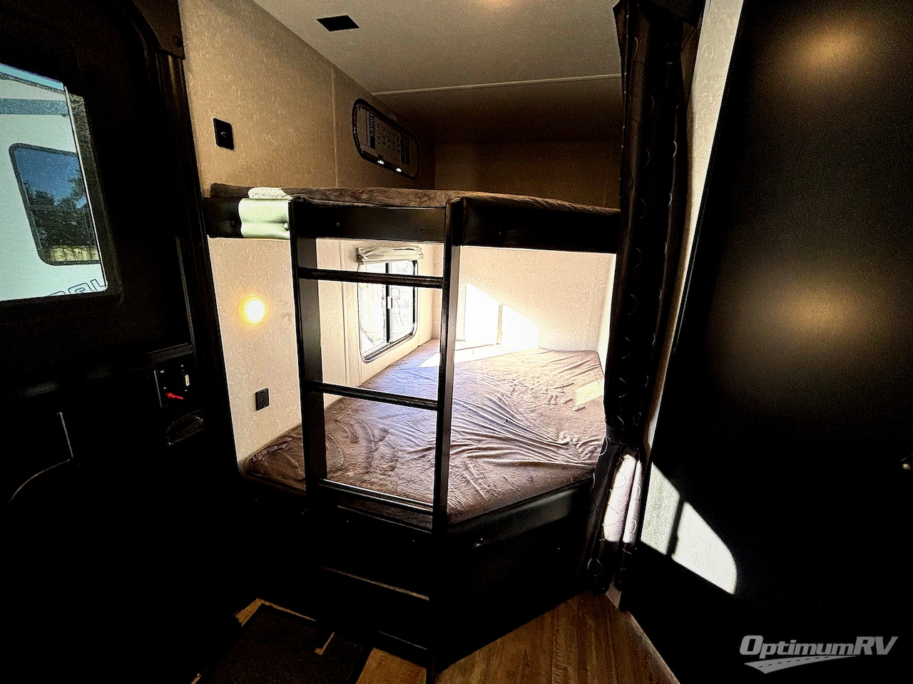2022 Forest River Cherokee Grey Wolf 27DBH Photo 16