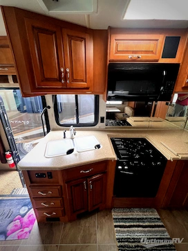 2011 Fleetwood Southwind 36D RV Photo 3