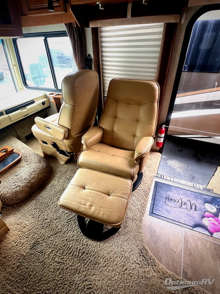 2011 Fleetwood Southwind 36D Photo 6