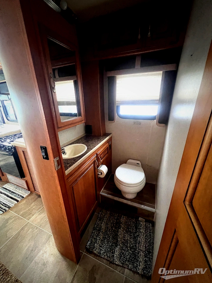 2011 Fleetwood Southwind 36D Photo 13