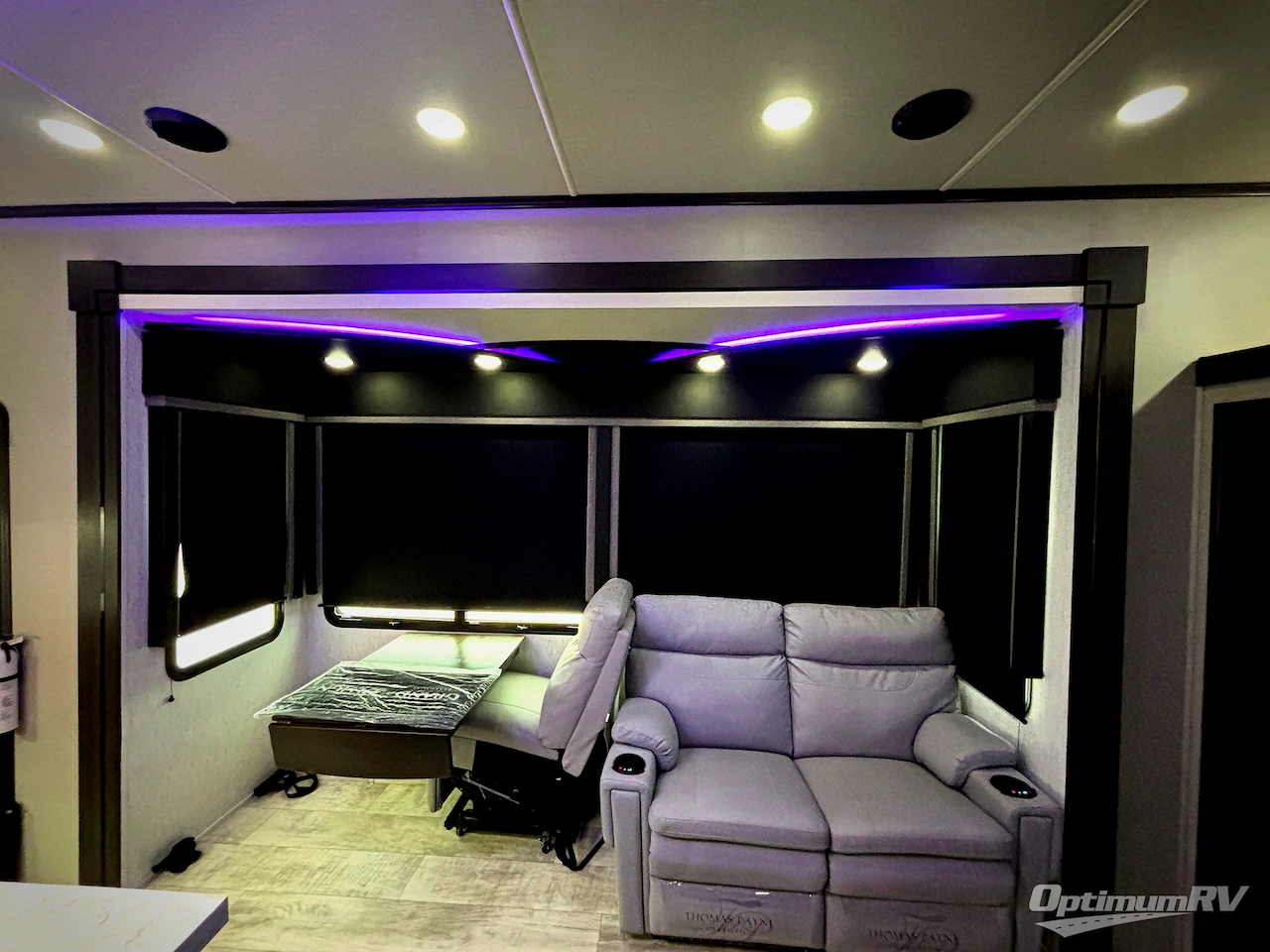 2022 Grand Design Momentum M-Class 395MS Photo 11