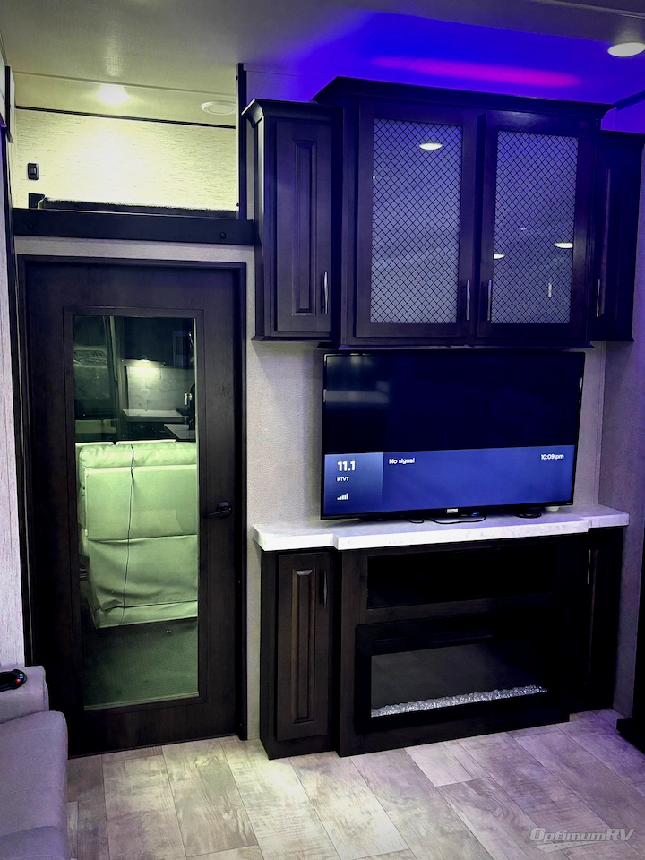 2022 Grand Design Momentum M-Class 395MS Photo 12