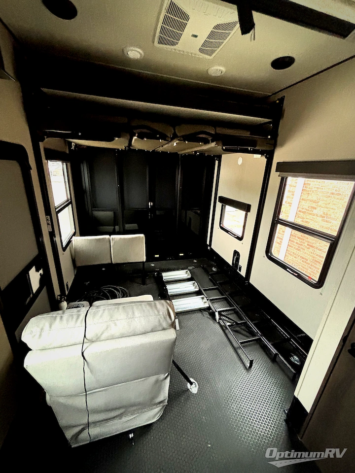 2022 Grand Design Momentum M-Class 395MS Photo 13
