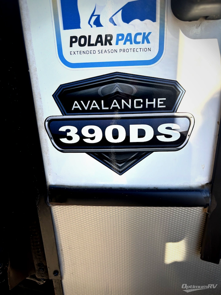 2022 Keystone Avalanche 390DS Photo 4