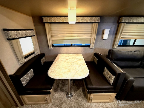 2021 Coachmen Catalina Legacy 323BHDSCK RV Photo 2