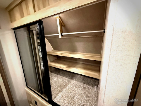 2021 Coachmen Catalina Legacy 323BHDSCK RV Photo 4