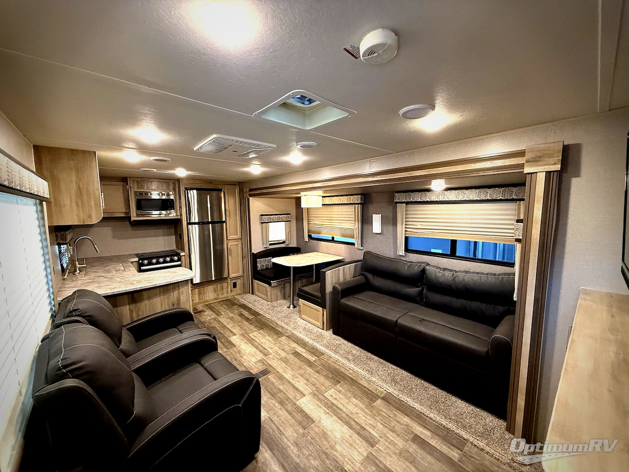 2021 Coachmen Catalina Legacy 323BHDSCK Photo 4