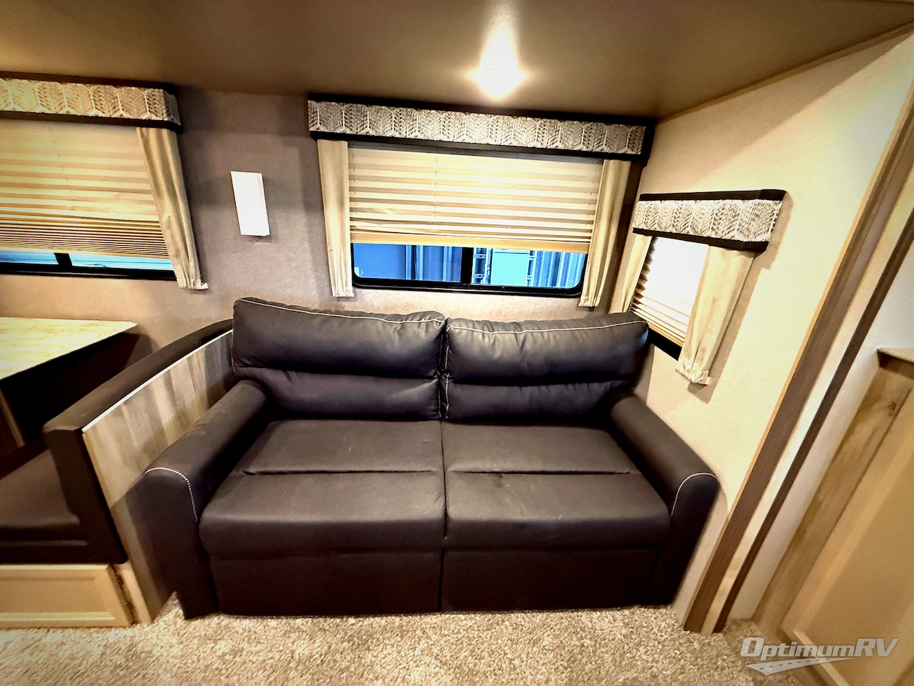 2021 Coachmen Catalina Legacy 323BHDSCK Photo 6