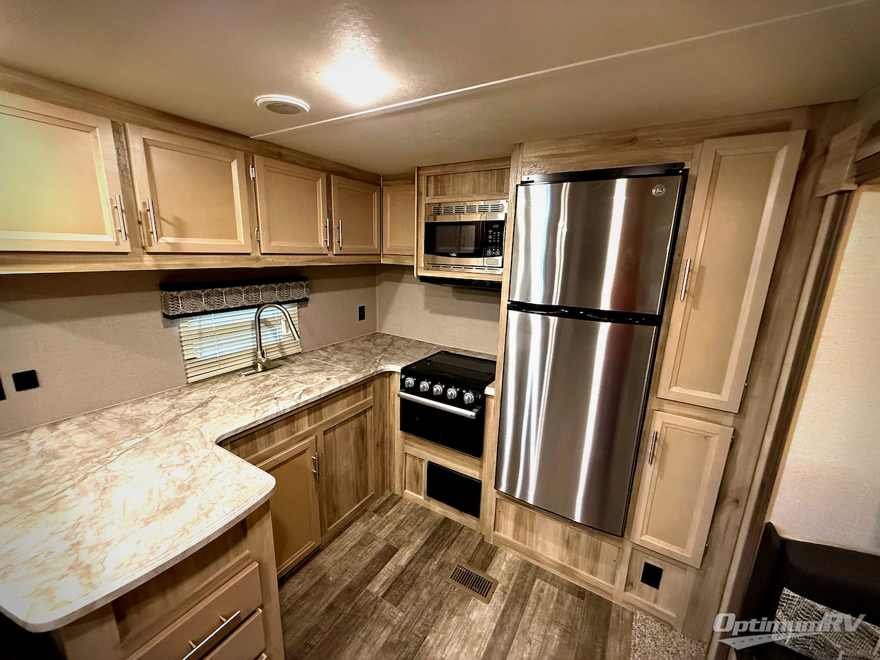 2021 Coachmen Catalina Legacy 323BHDSCK Photo 8