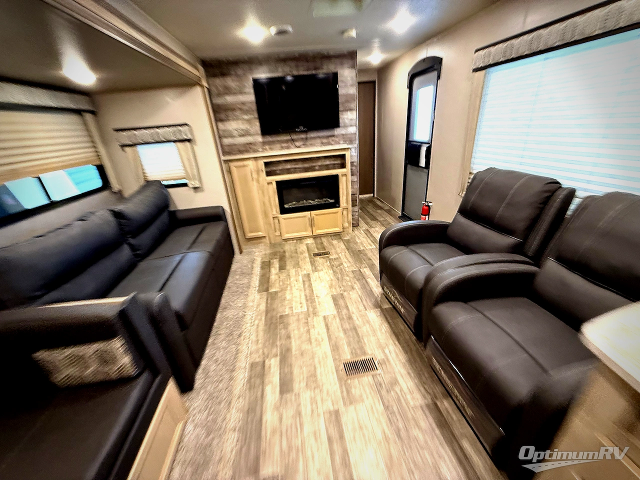 2021 Coachmen Catalina Legacy 323BHDSCK Photo 13