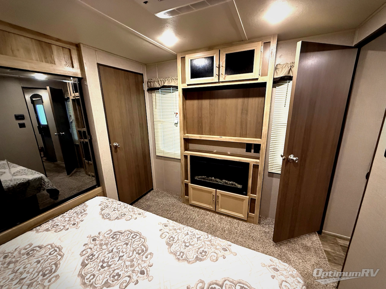 2021 Coachmen Catalina Legacy 323BHDSCK Photo 16