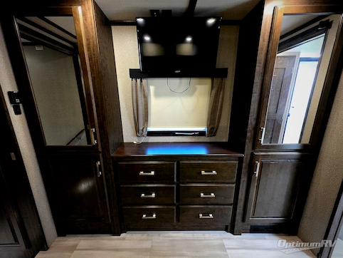 2021 Grand Design Solitude 380FL RV Photo 4