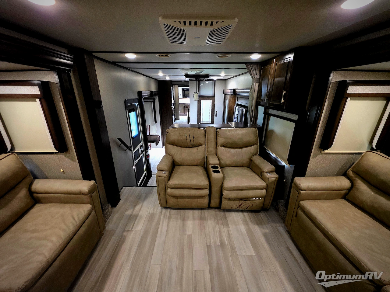 2021 Grand Design Solitude 380FL Photo 4