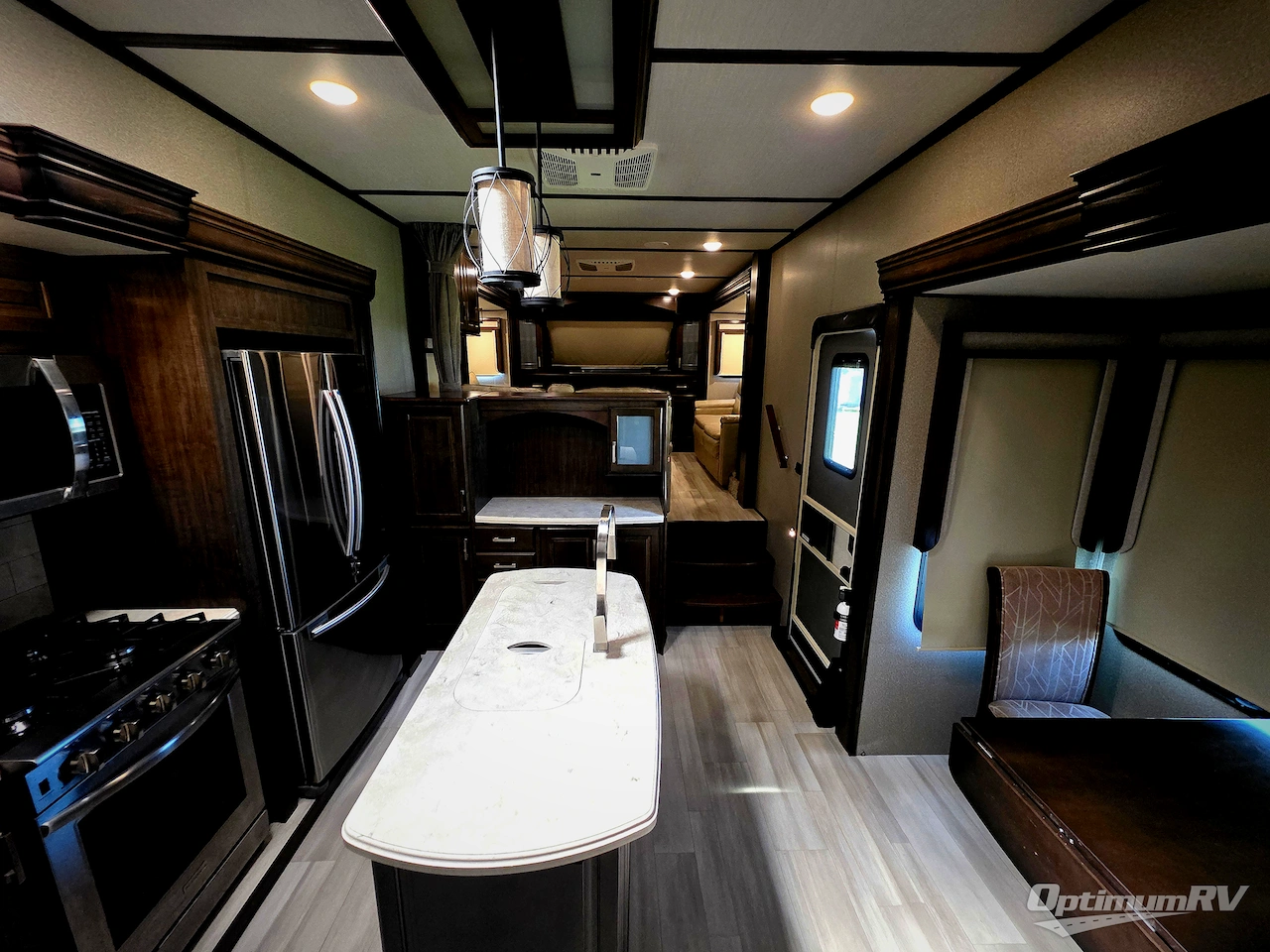 2021 Grand Design Solitude 380FL Photo 5