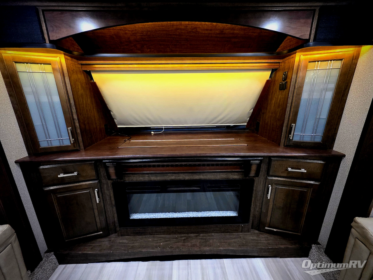 2021 Grand Design Solitude 380FL Photo 14